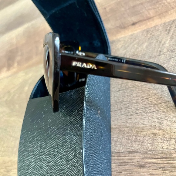 Prada tortoise shell cat eye sunglasses in mint condition - Picture 3 of 8